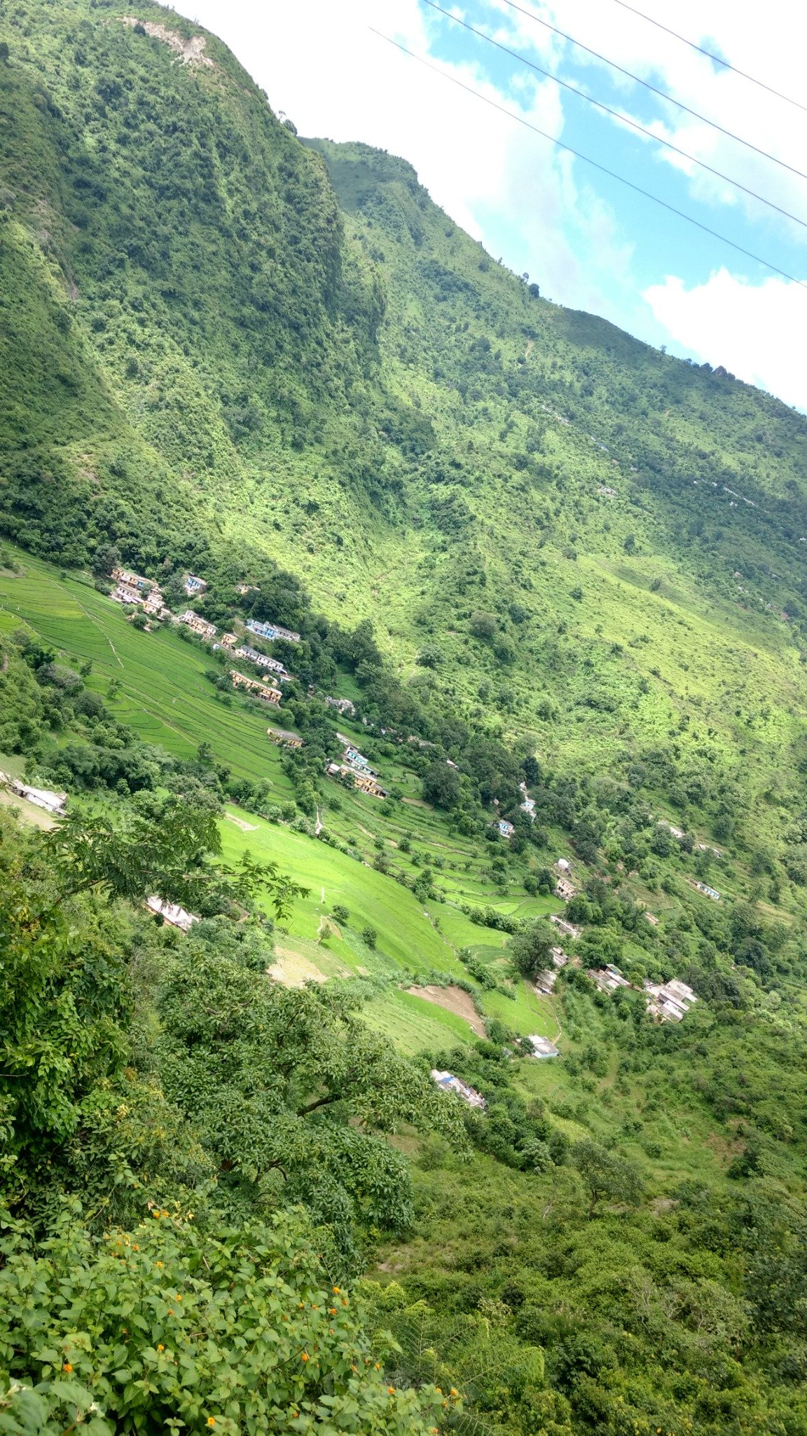 Mountain landscape around the Neelkanth route